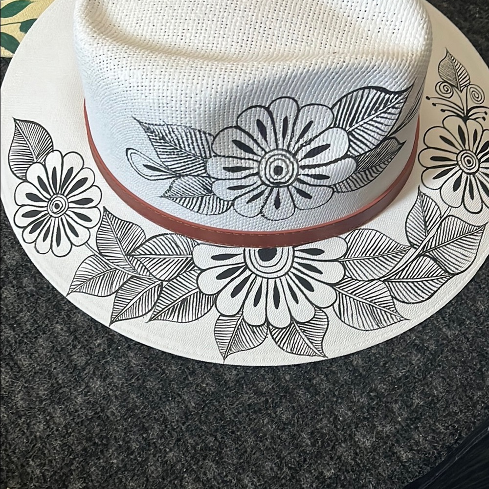 New Classic Stylish Women's Hat Collection - Black, Pink, Cream Hand painted . - Picture 7 of 12